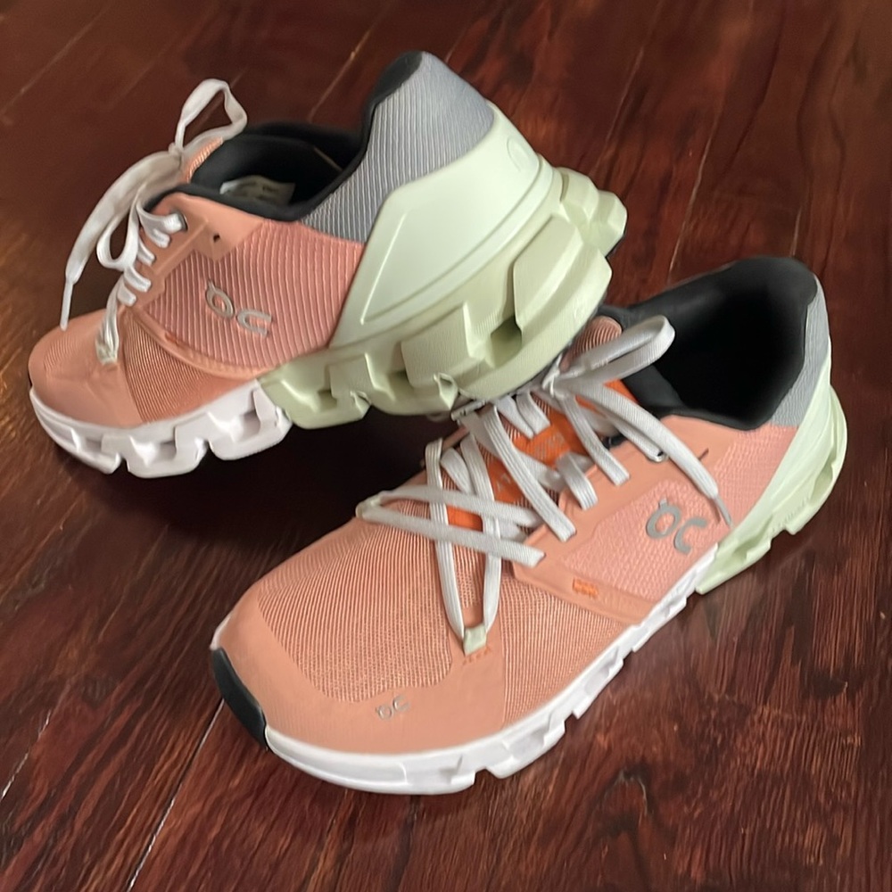 On Cloudflyer 4 road running sneaker